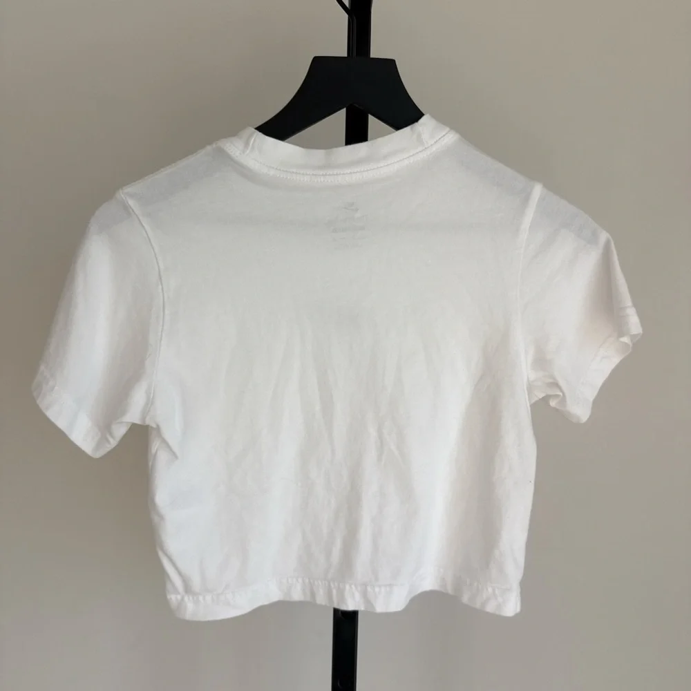 Nike cropped t shirt XS